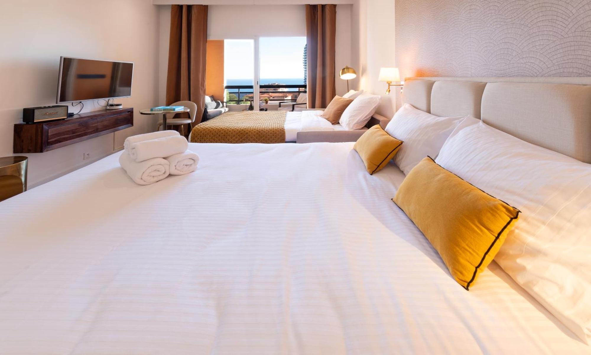 Monaco Border Luxury Suite - Sea View - Pool Босолей Экстерьер фото