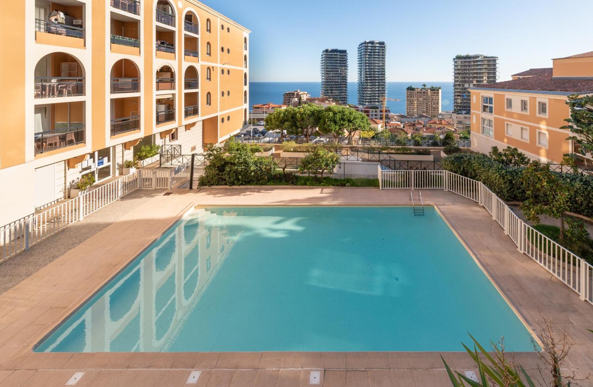 Monaco Border Luxury Suite - Sea View - Pool Босолей Экстерьер фото