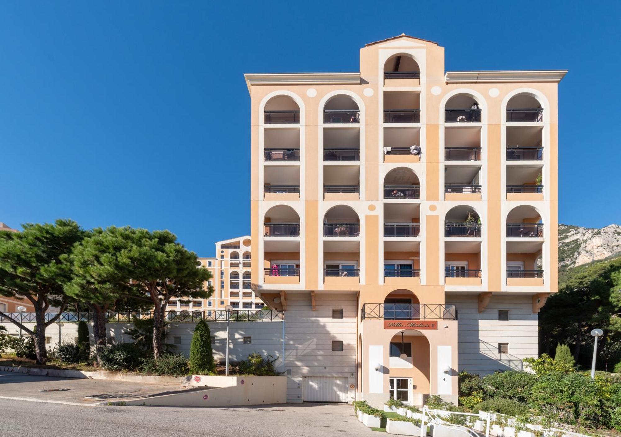 Monaco Border Luxury Suite - Sea View - Pool Босолей Экстерьер фото